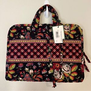 Very Bradley Quilted Hang Organizer in Anastasia Print  27.5” x 12” NWT